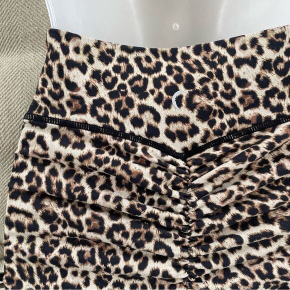 Zyia Active Cheetah Print Scrunch Shorts Mob Wife S - Picture 6 of 8